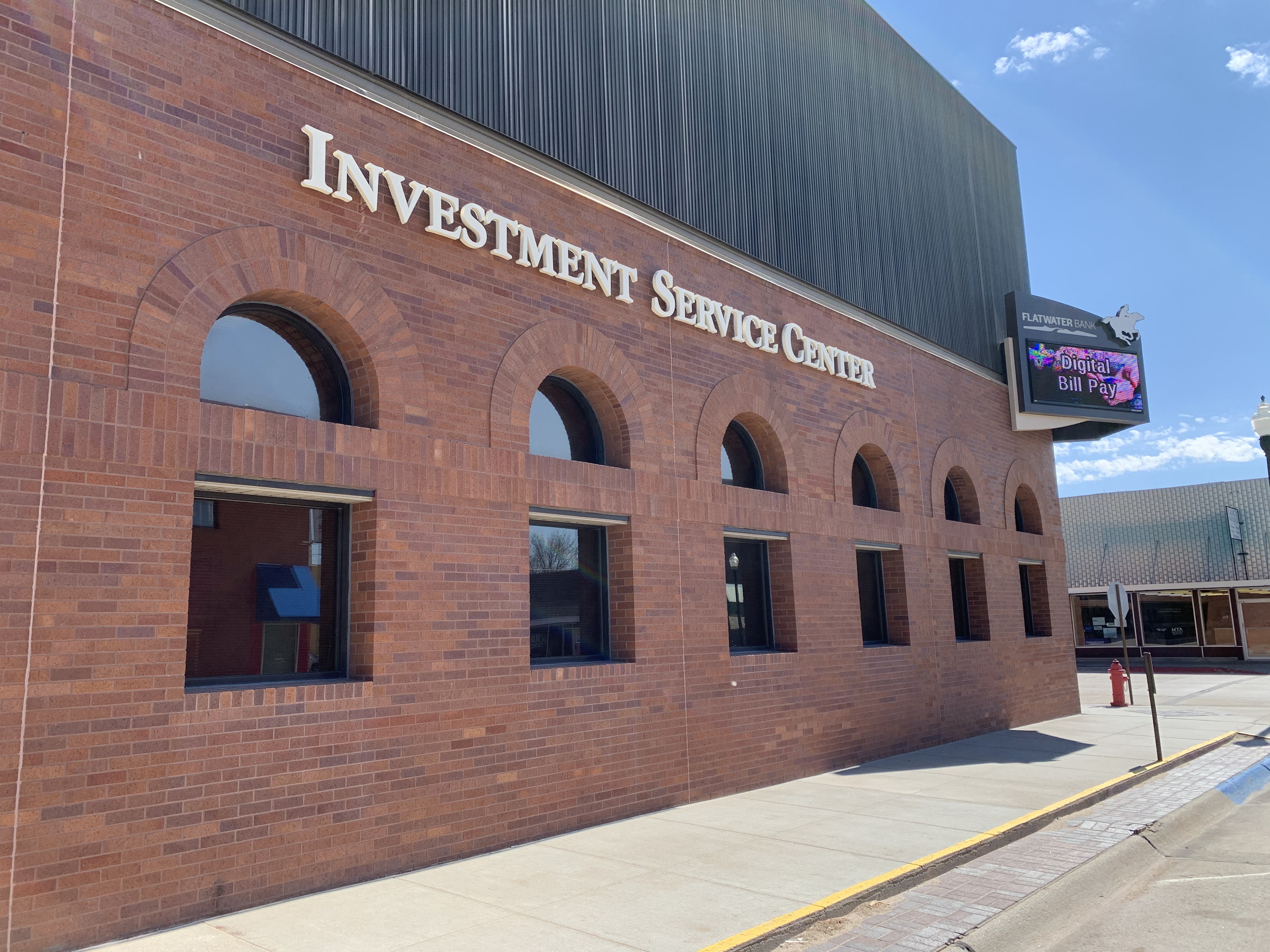 South Exterior of Investment Service Center building located in Flatwater Bank at 900 Lake Ave, Gothenburg NE